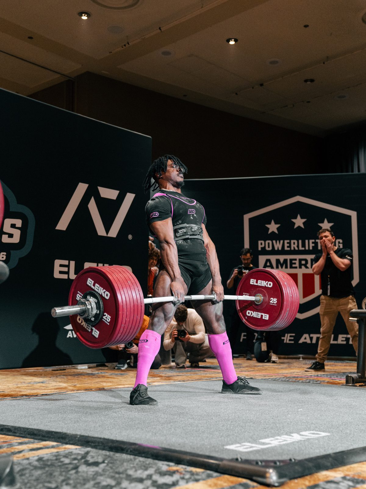 Deadlift lockout on the platform